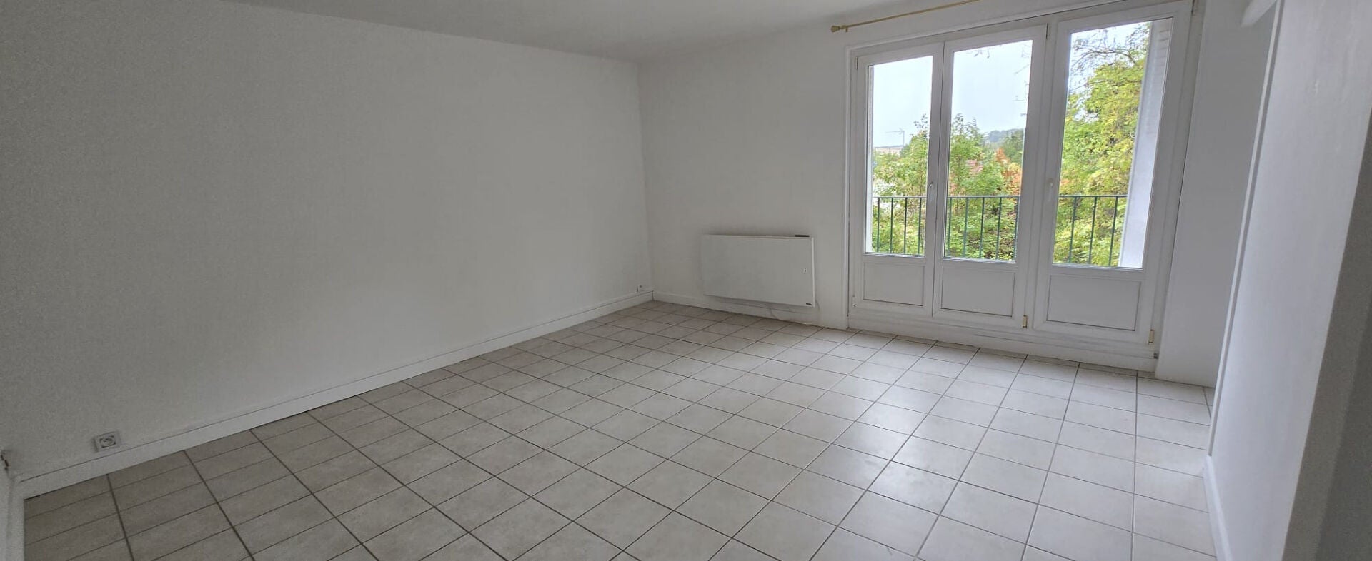 Flat Place Du Maréchal Leclerc in Provins
