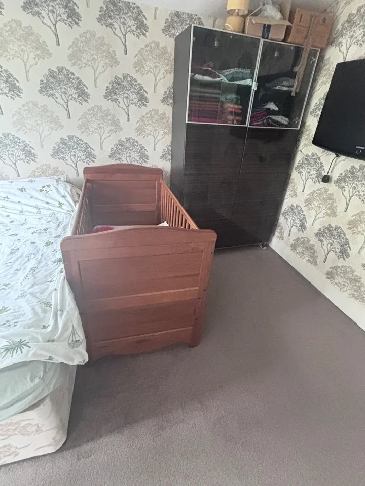 Room Burgess Road in Greater London