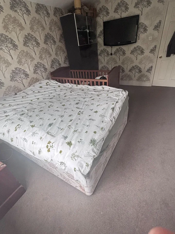 Room Burgess Road in Greater London