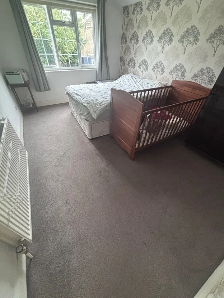 Room Burgess Road in Greater London