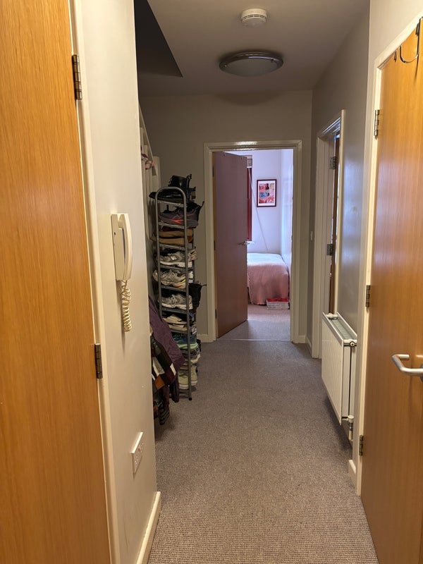 Room Chelmer Road in Greater London