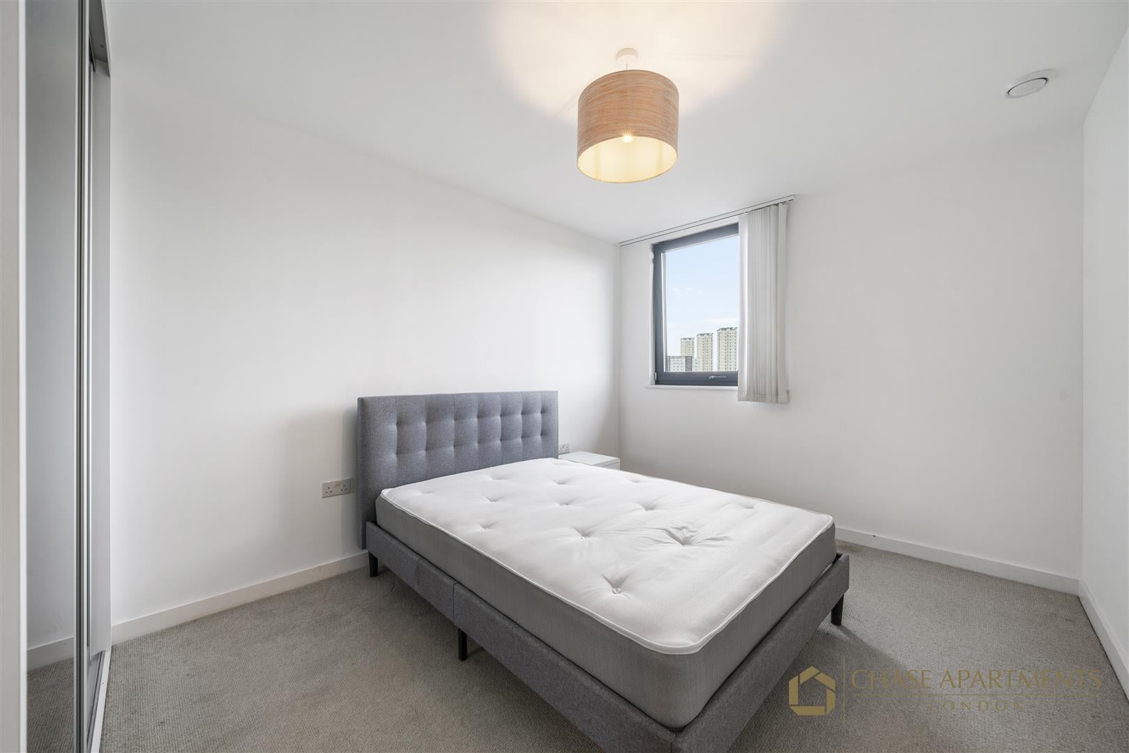 Flat Rotherhithe New Road in Greater London