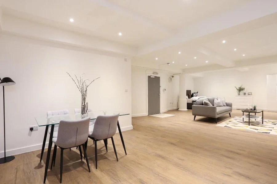 Flat Tyssen Street in London
