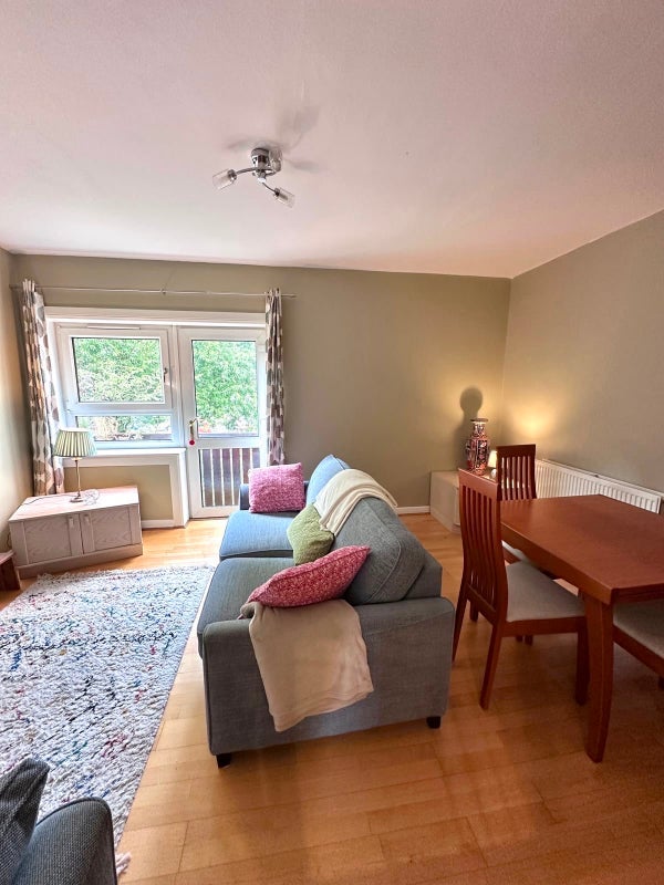 Room Canongate in City of Edinburgh