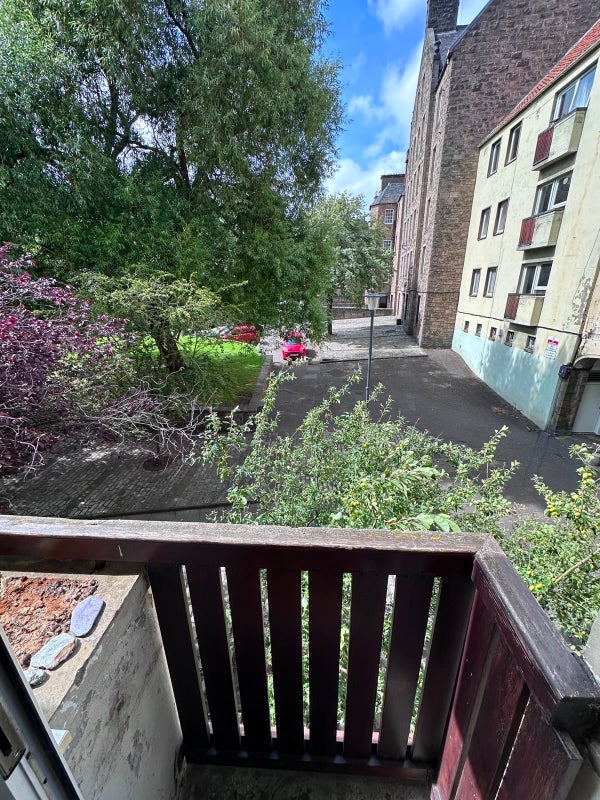 Room Canongate in City of Edinburgh