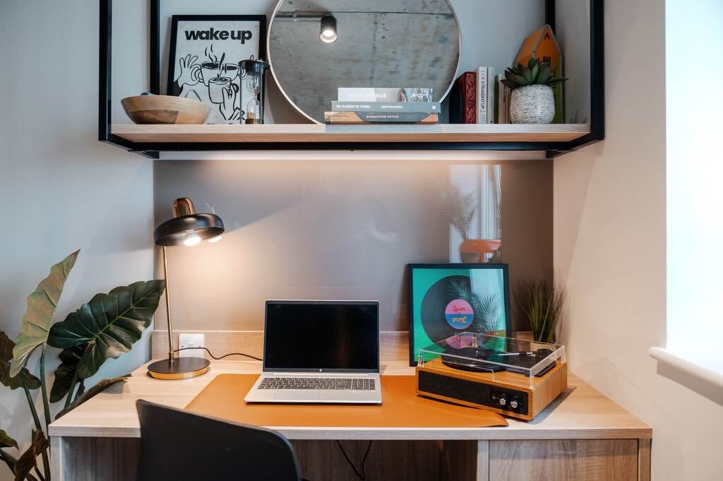 Room Avonmouth Street in Greater London