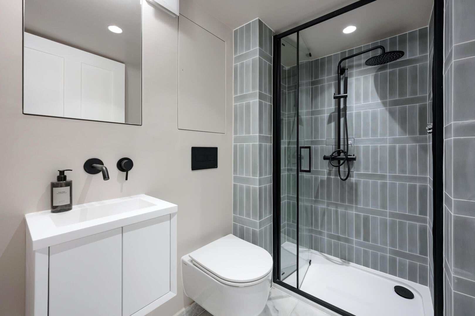 Flat Kensington Gardens Square in City of Westminster