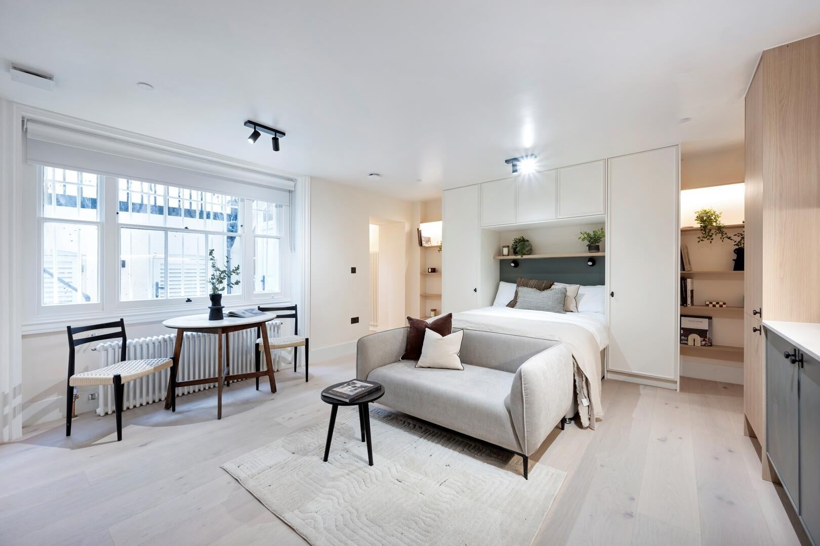 Flat Kensington Gardens Square in City of Westminster
