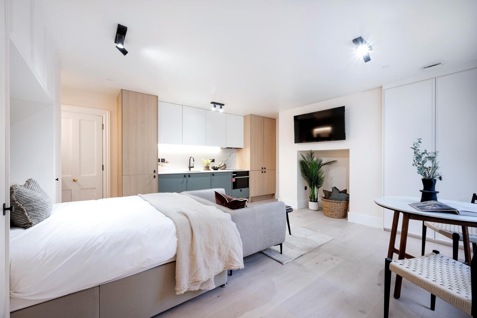 Flat Kensington Gardens Square in City of Westminster