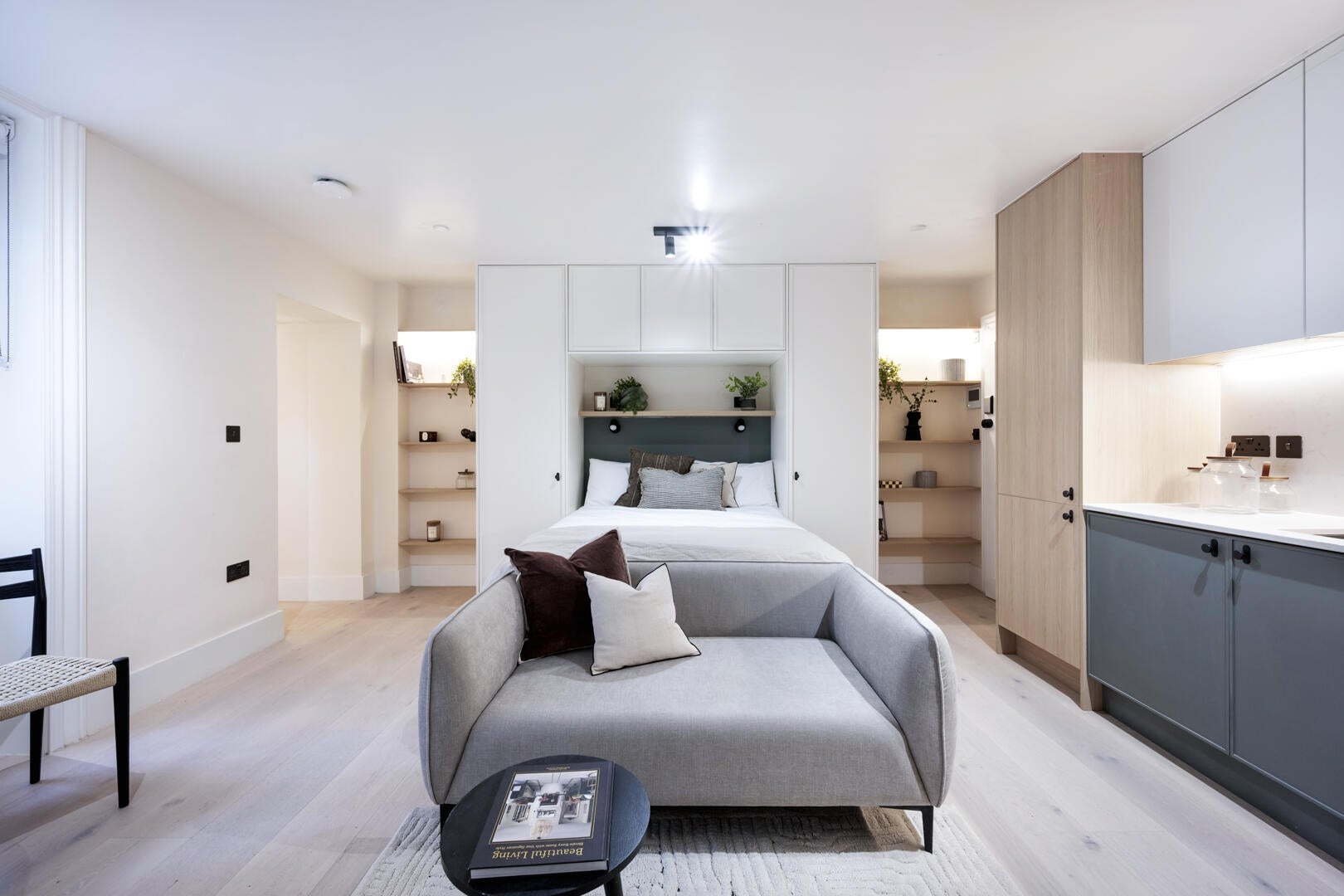 Flat Kensington Gardens Square in City of Westminster