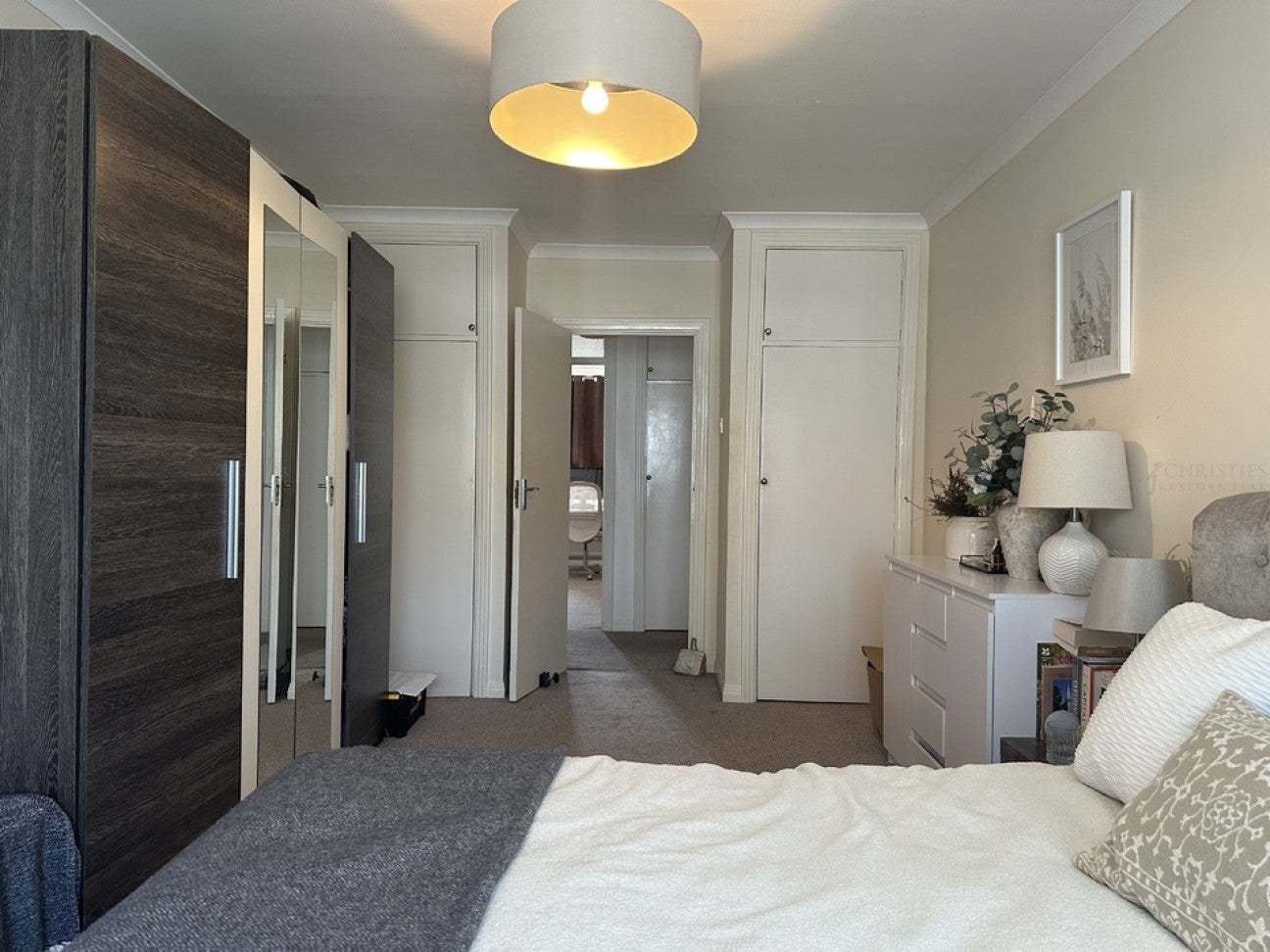 Flat Highridge Close in Epsom and Ewell