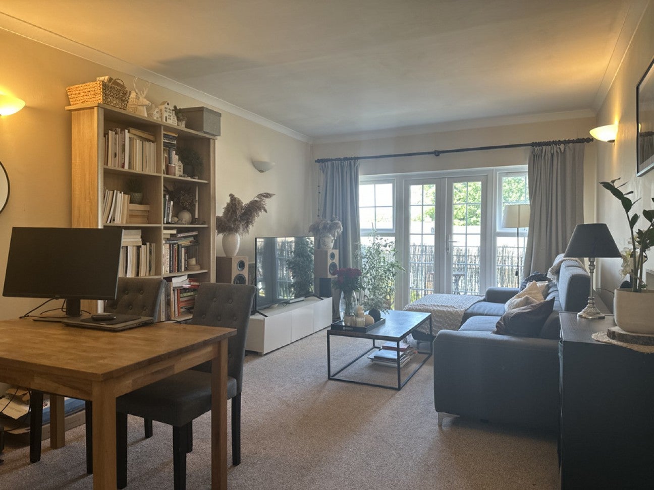 Flat Highridge Close in Epsom and Ewell