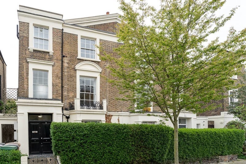 Flat Wilmot Place in Greater London