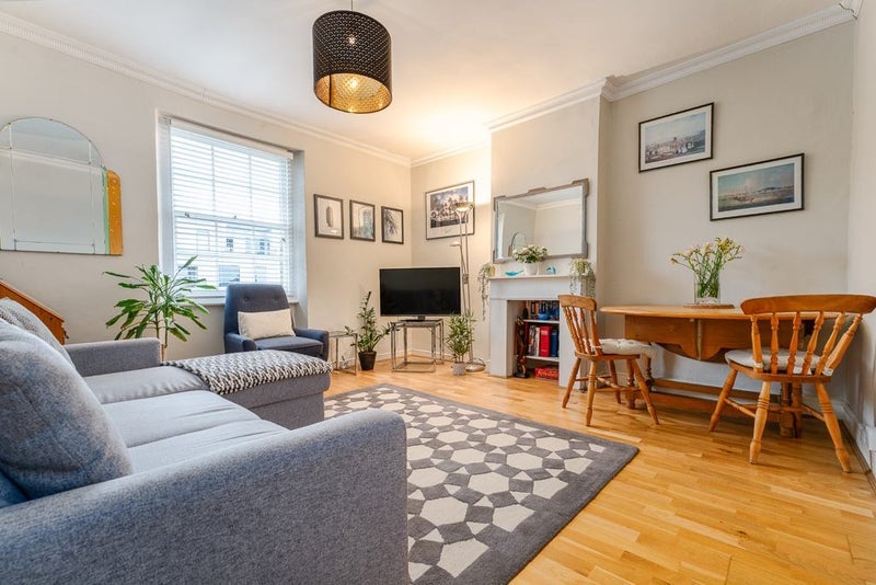 Flat Wilmot Place in Greater London