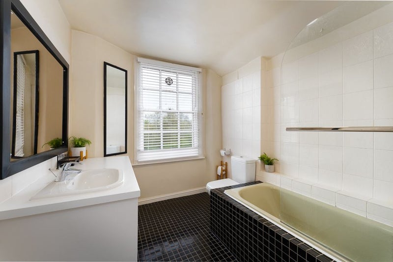 Flat Wilmot Place in Greater London