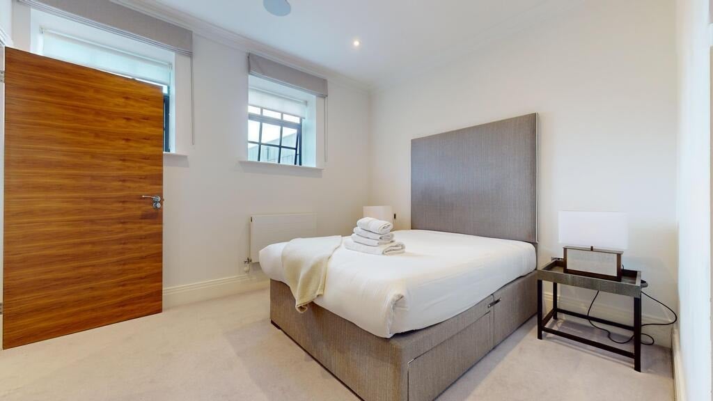 Flat Rainville Road in Greater London