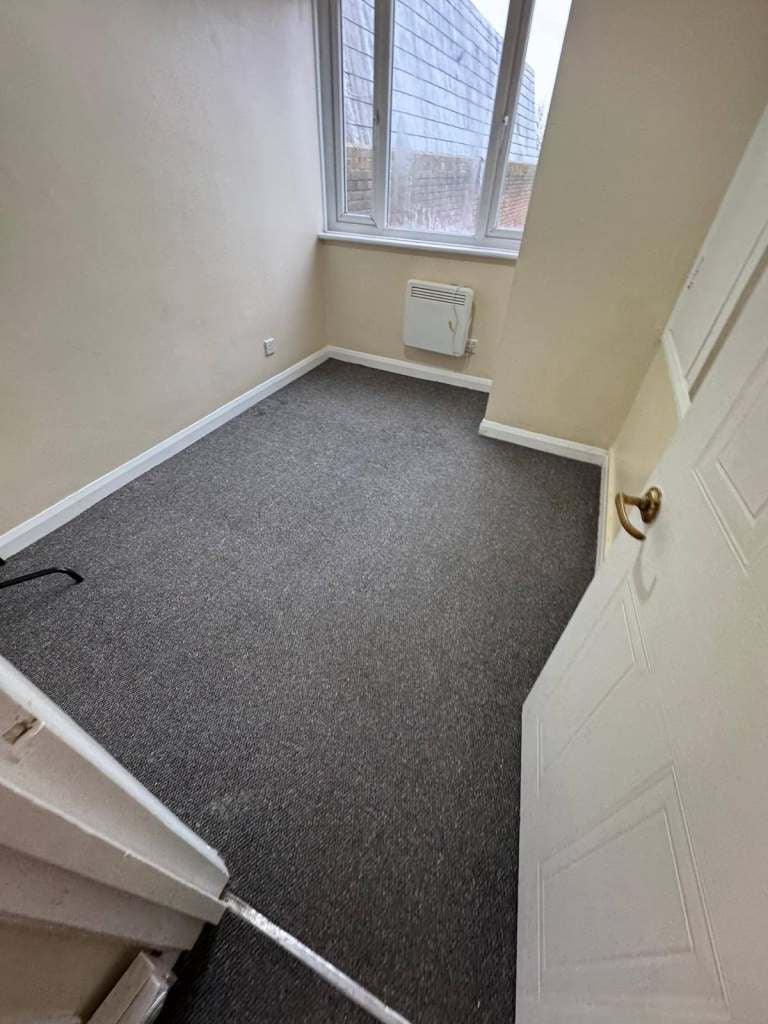 Flat Uxbridge Road in Greater London