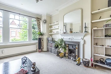 Flat Church Crescent in Greater London