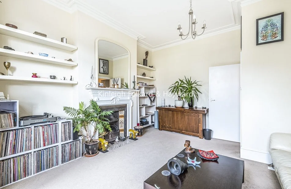 Flat Church Crescent in Greater London