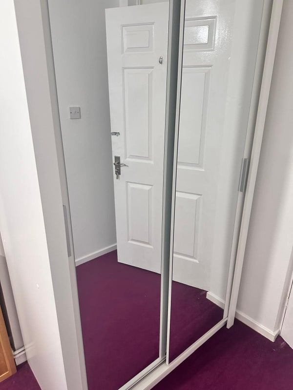 Room Sullivan Drive in Crawley