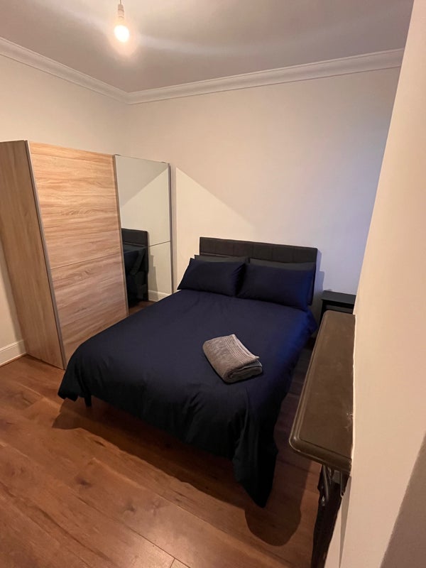 Room Addiscombe Court Road in Greater London