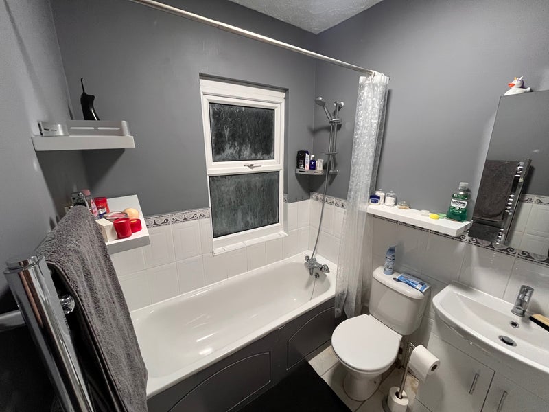Room Addiscombe Court Road in Greater London