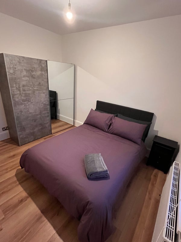 Room Addiscombe Court Road in Greater London
