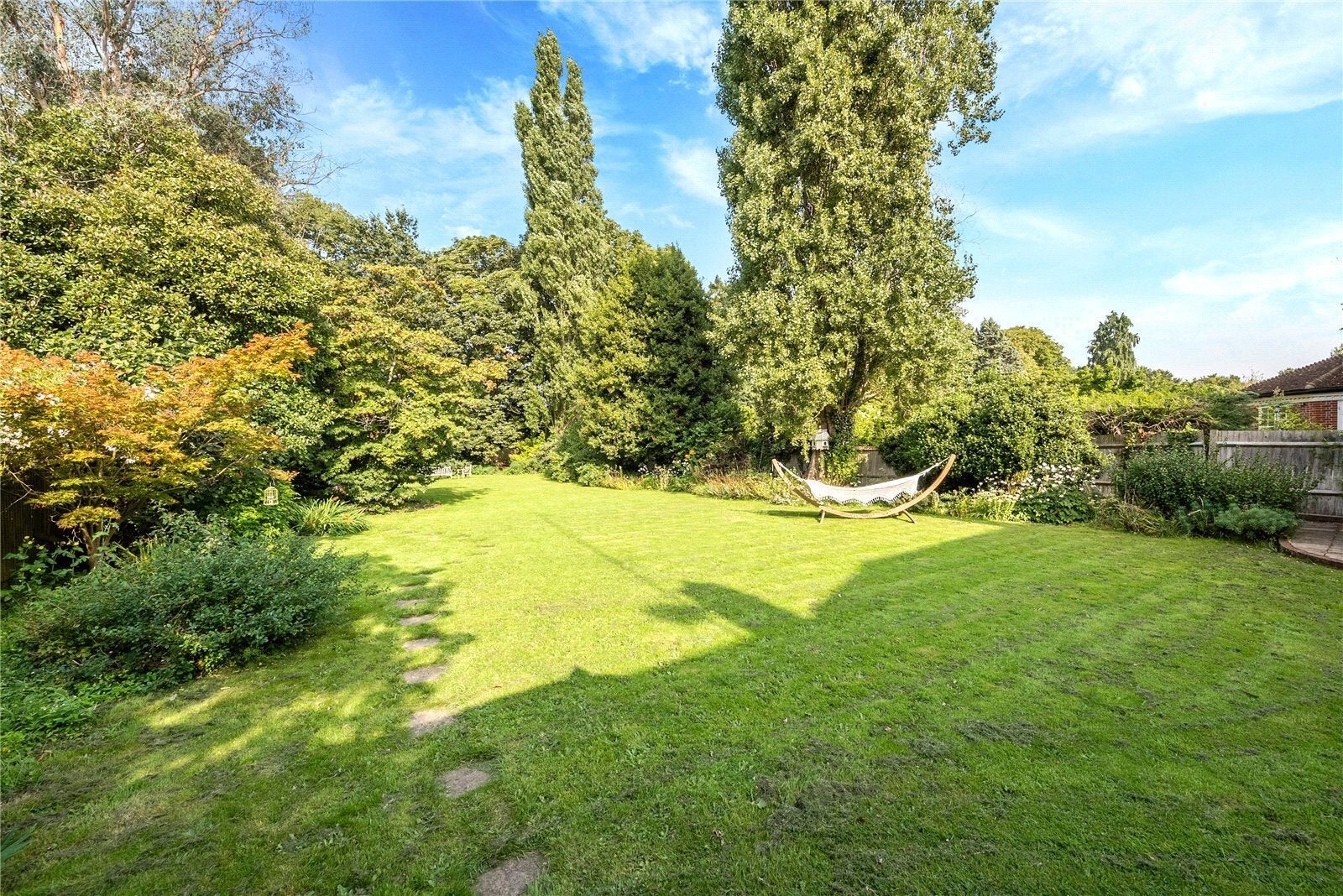 House Roedean Crescent in Greater London