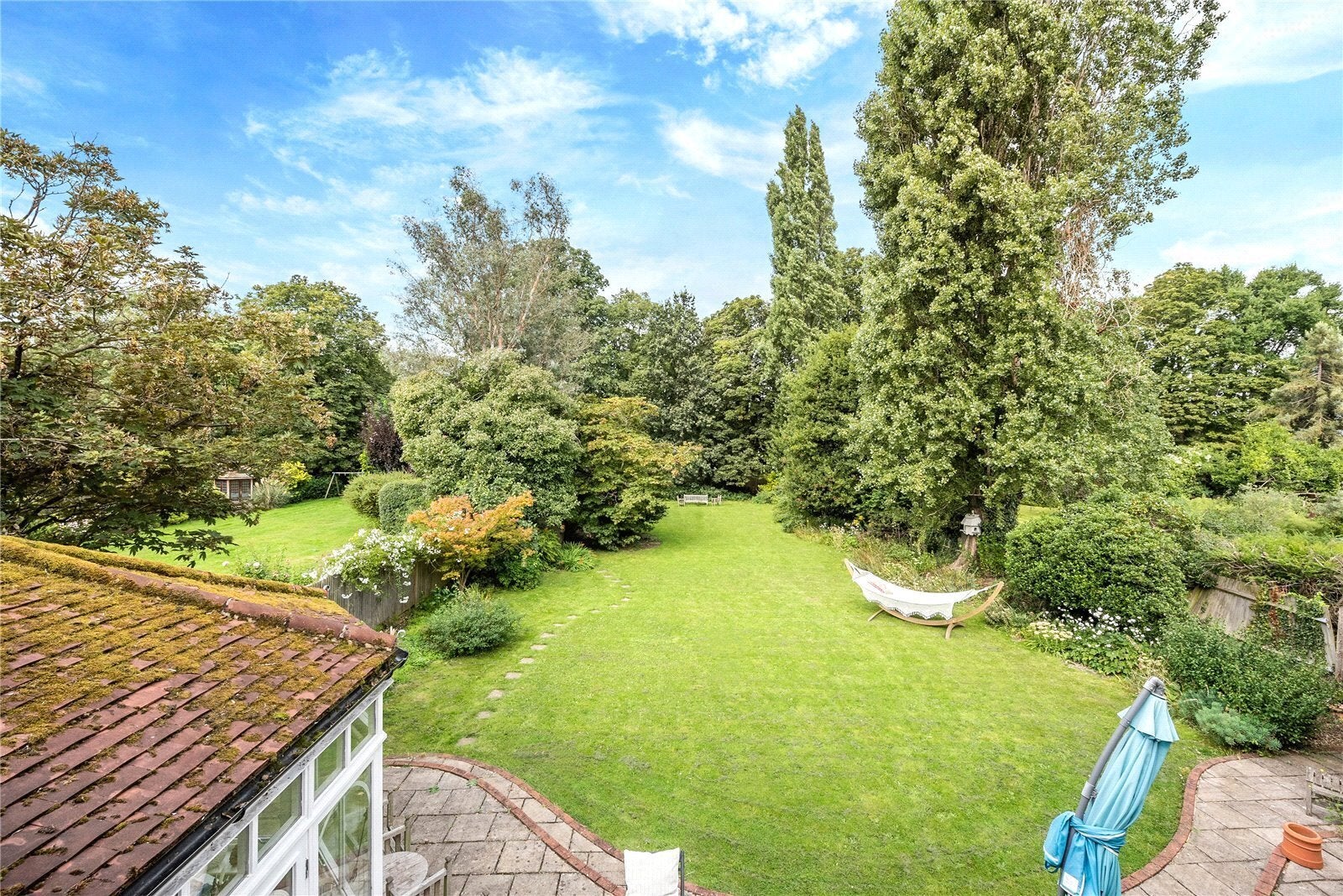 House Roedean Crescent in Greater London