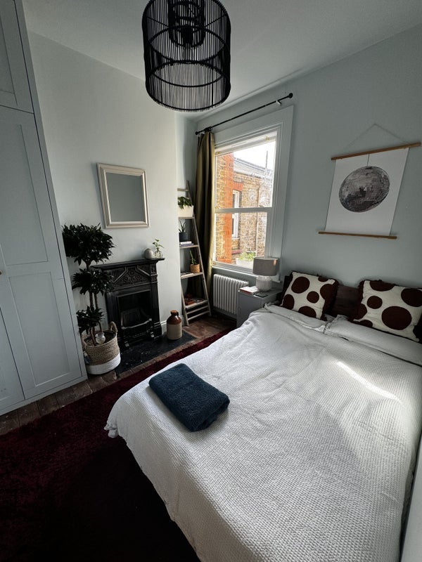 Room Fleeming Road in Greater London