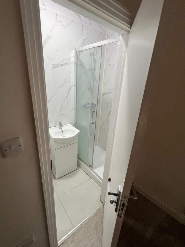 Room The Green in Greater London