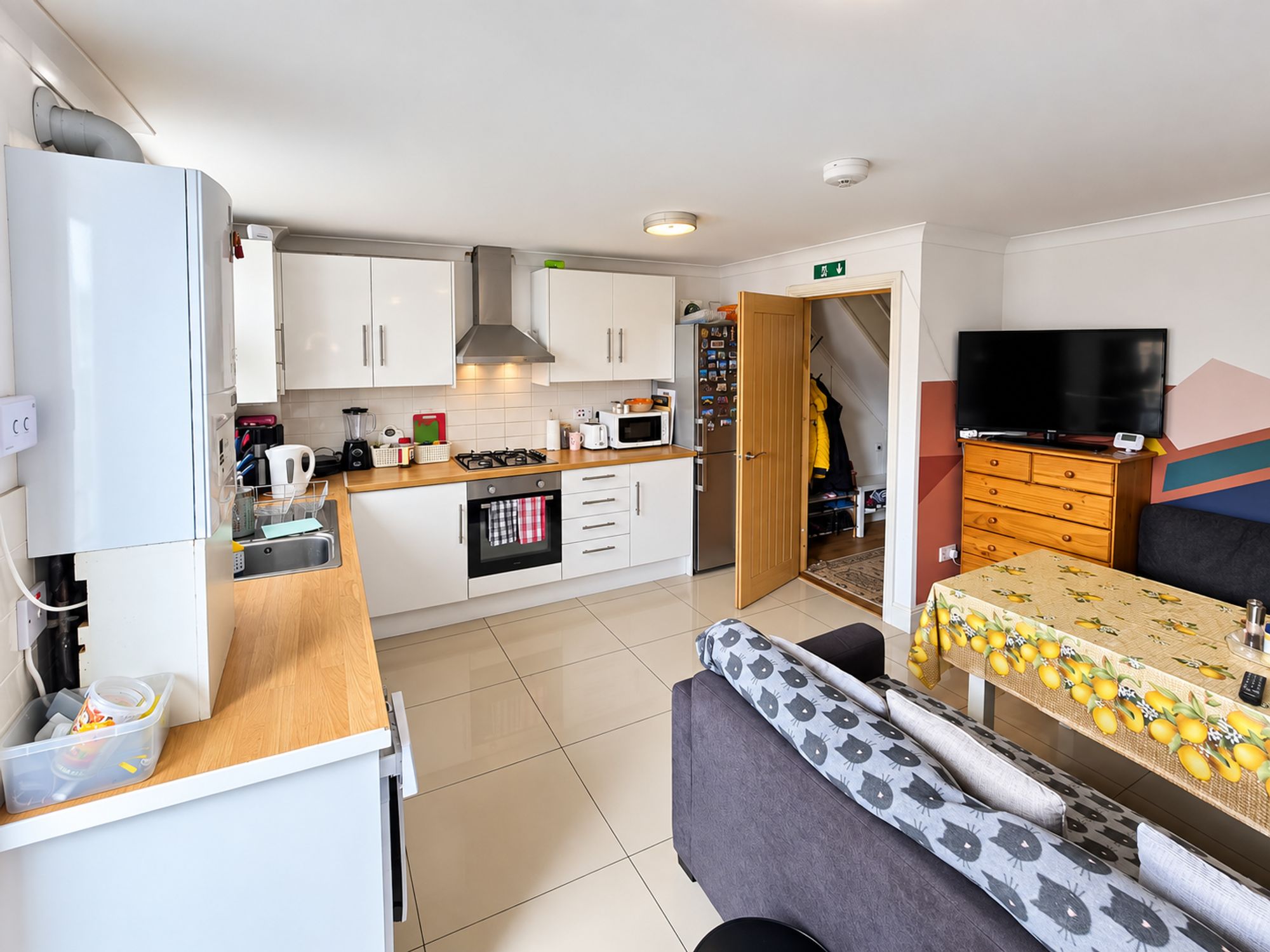 Room Raglan Road in Greater London