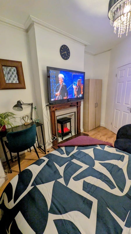 Room Rutland Park in Greater London