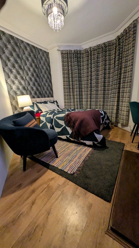Room Rutland Park in Greater London