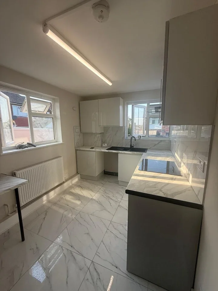 Flat Lennard Avenue in Dartford