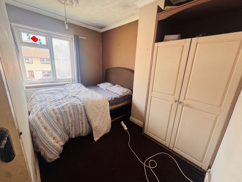 Room Blackwatch Road in Coventry