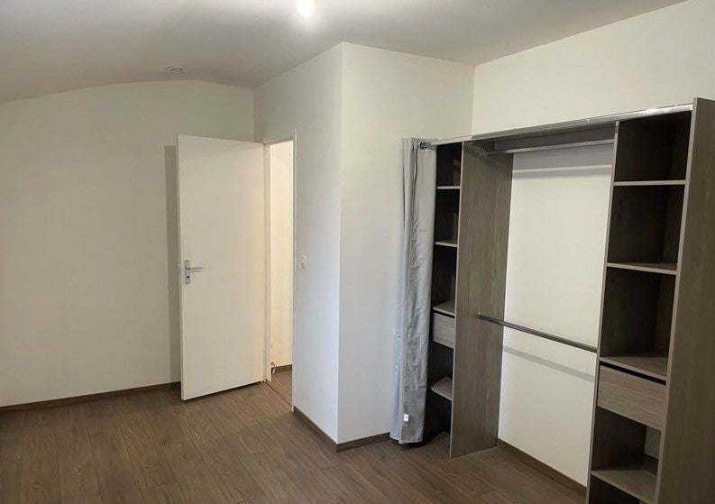 House Rue des Treilles in Libourne