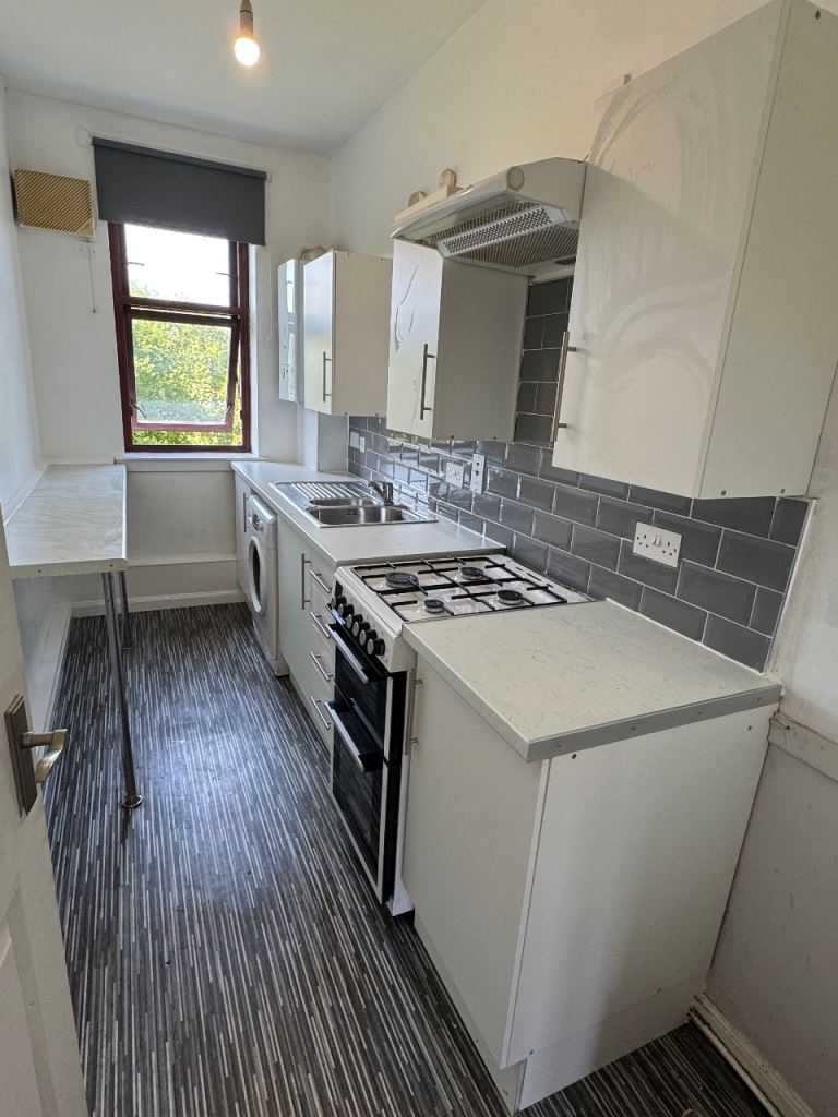 Flat Dumbarton Road in Glasgow