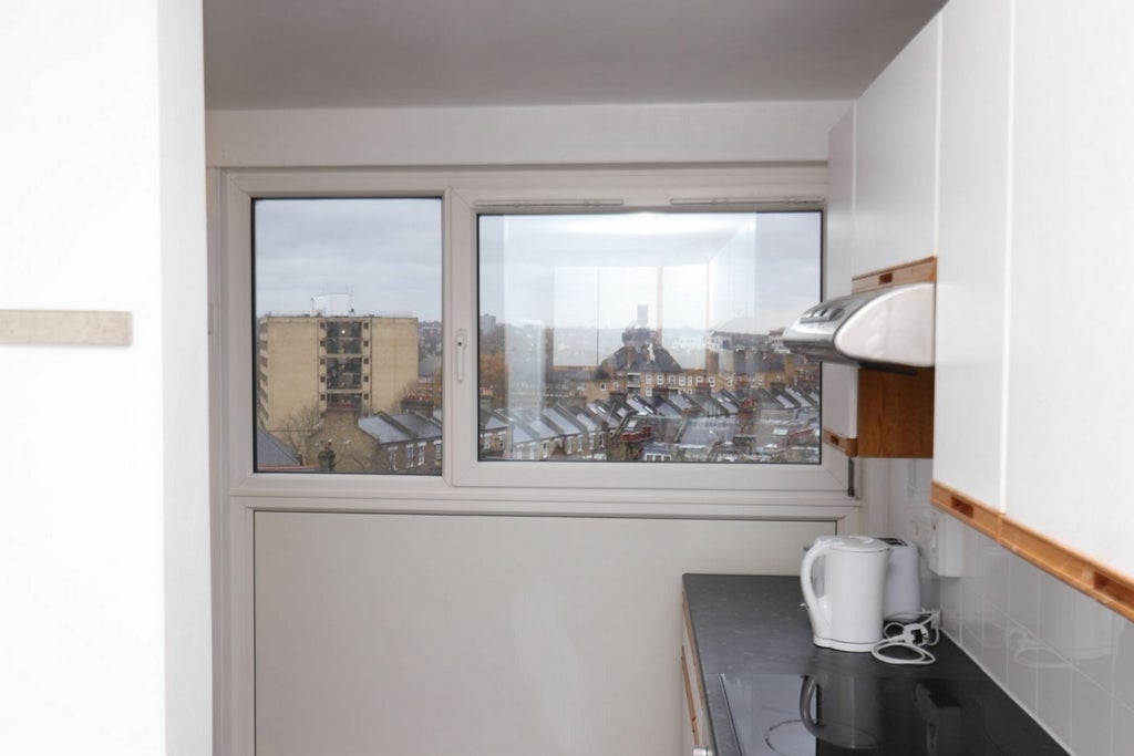 Room Globe Road in Greater London