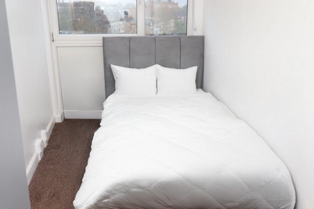 Room Globe Road in Greater London