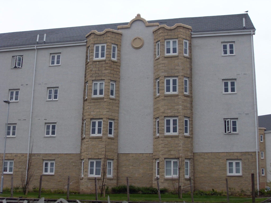 Flat Lloyd Court in Rutherglen