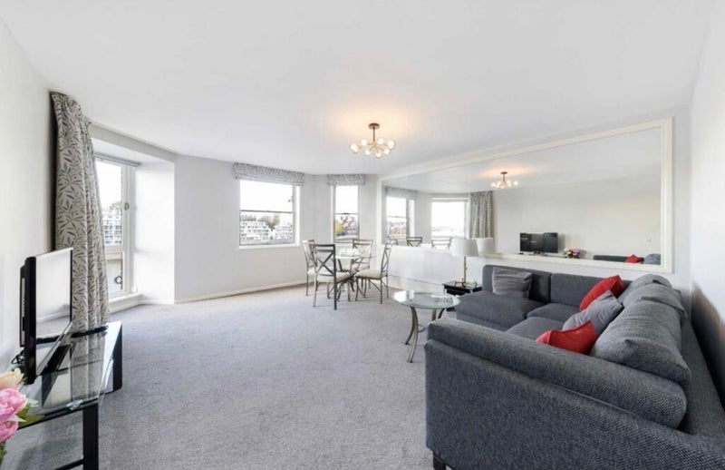 Room Nine Elms Lane in Greater London
