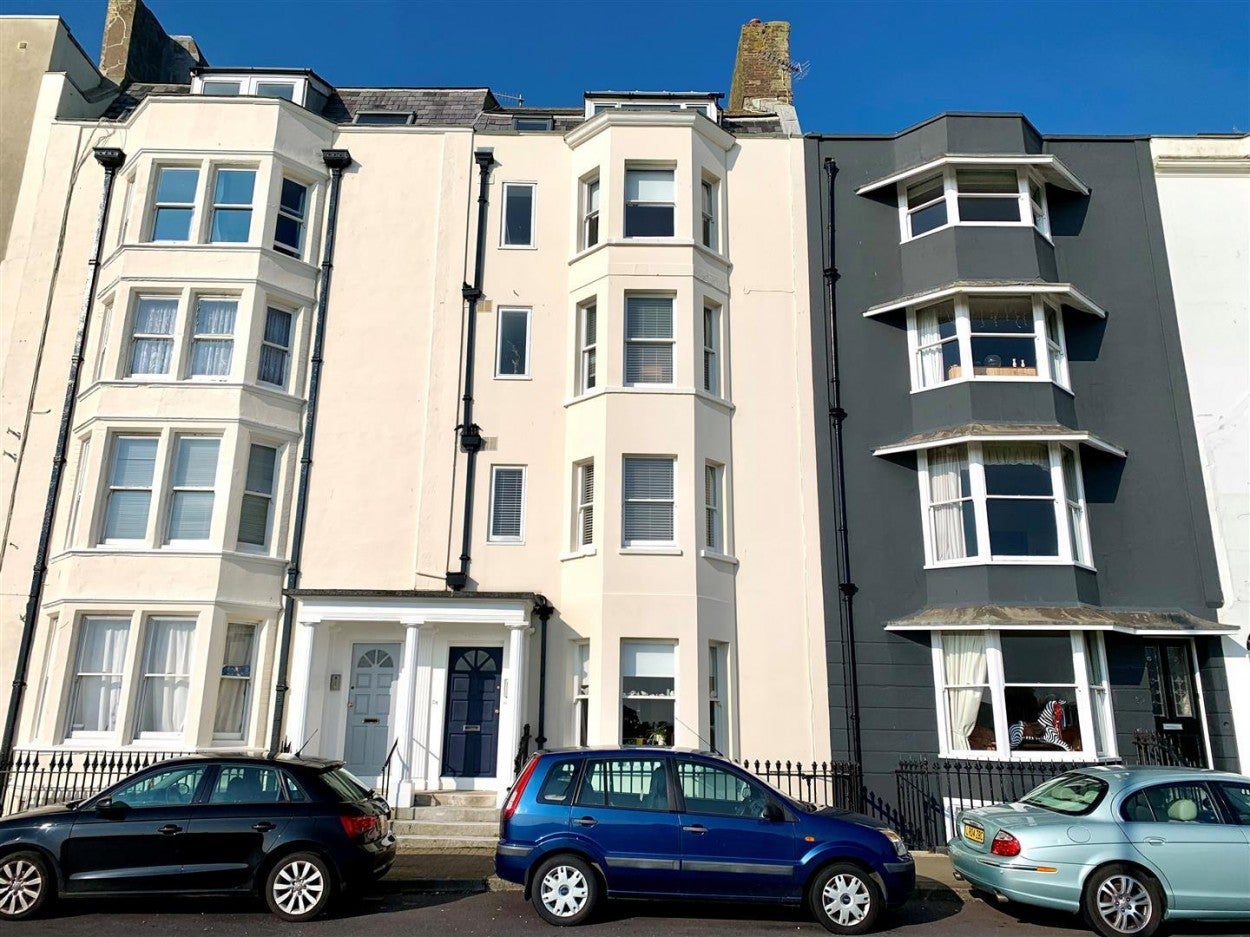 Flat South Terrace in Arun