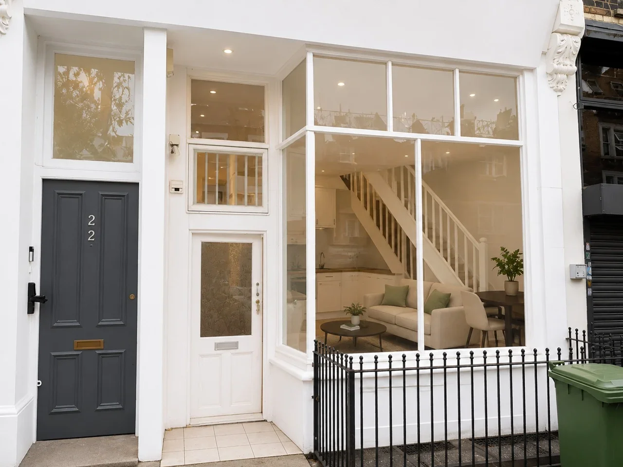 Flat Greyhound Road in Greater London