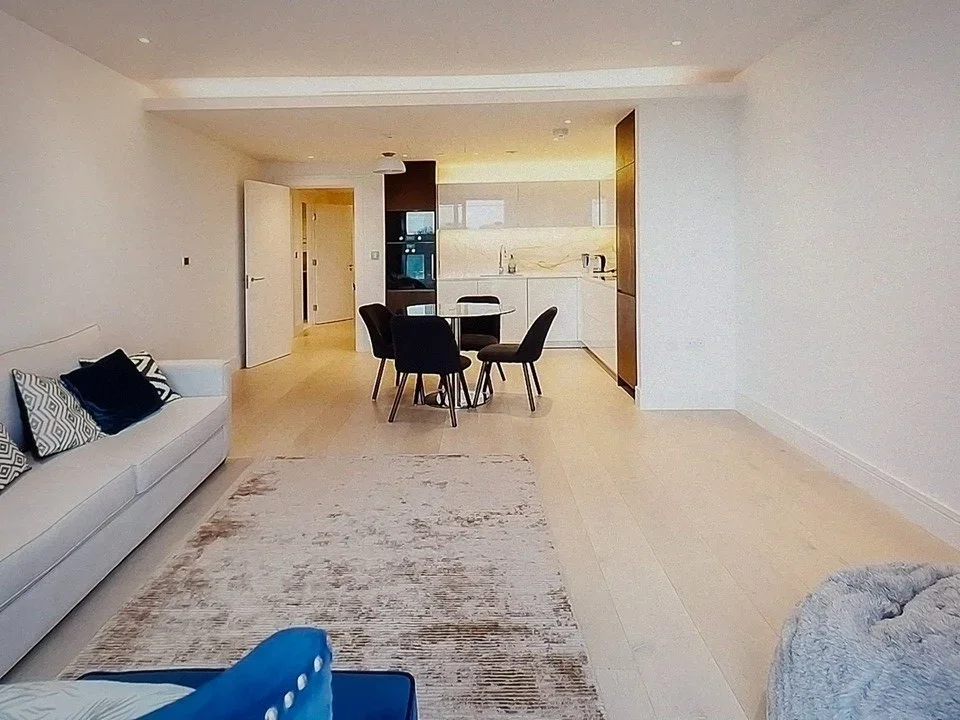 Flat Lots Road in Greater London