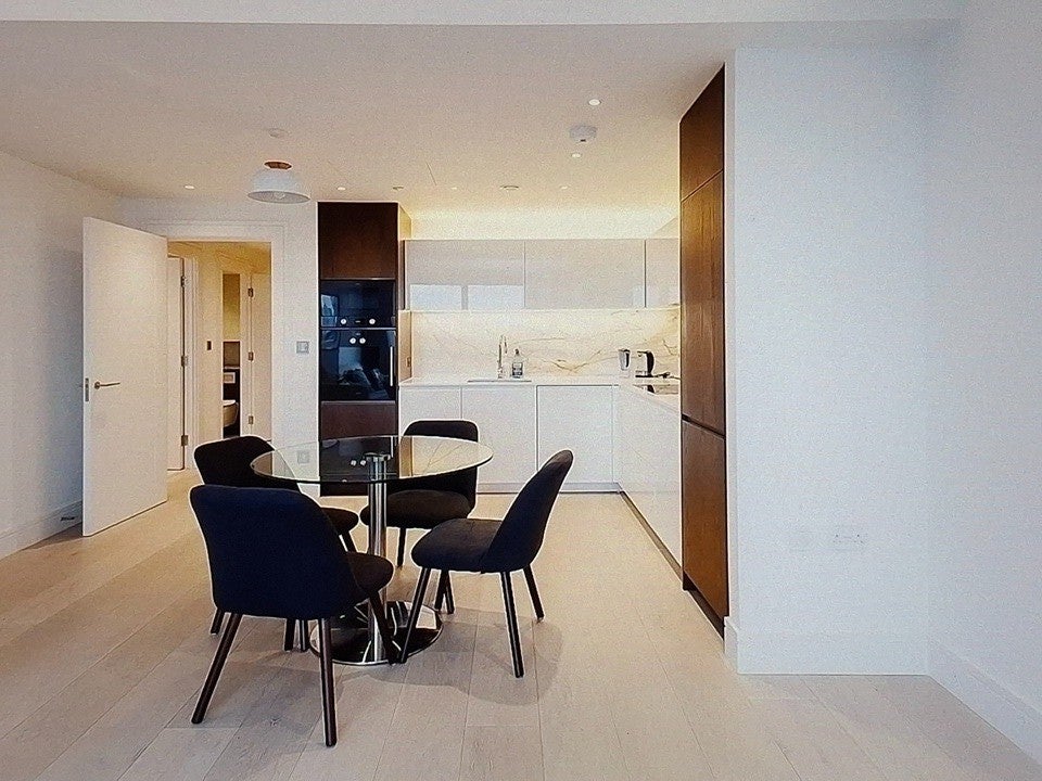 Flat Lots Road in Greater London