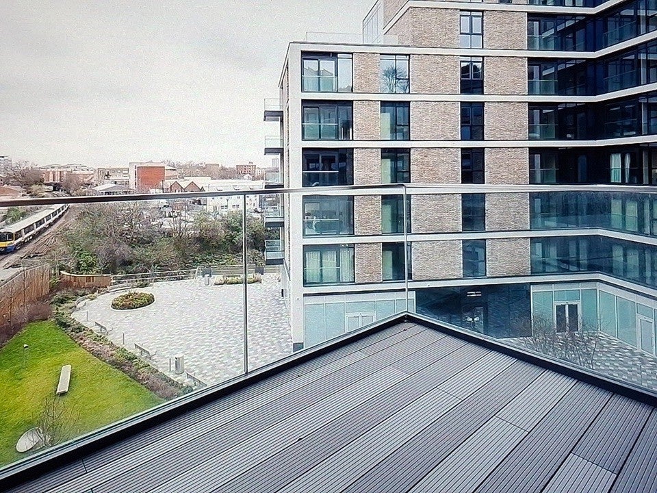Flat Lots Road in Greater London