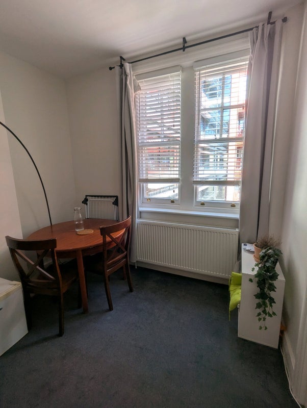 Flat Cromwell Avenue in Greater London