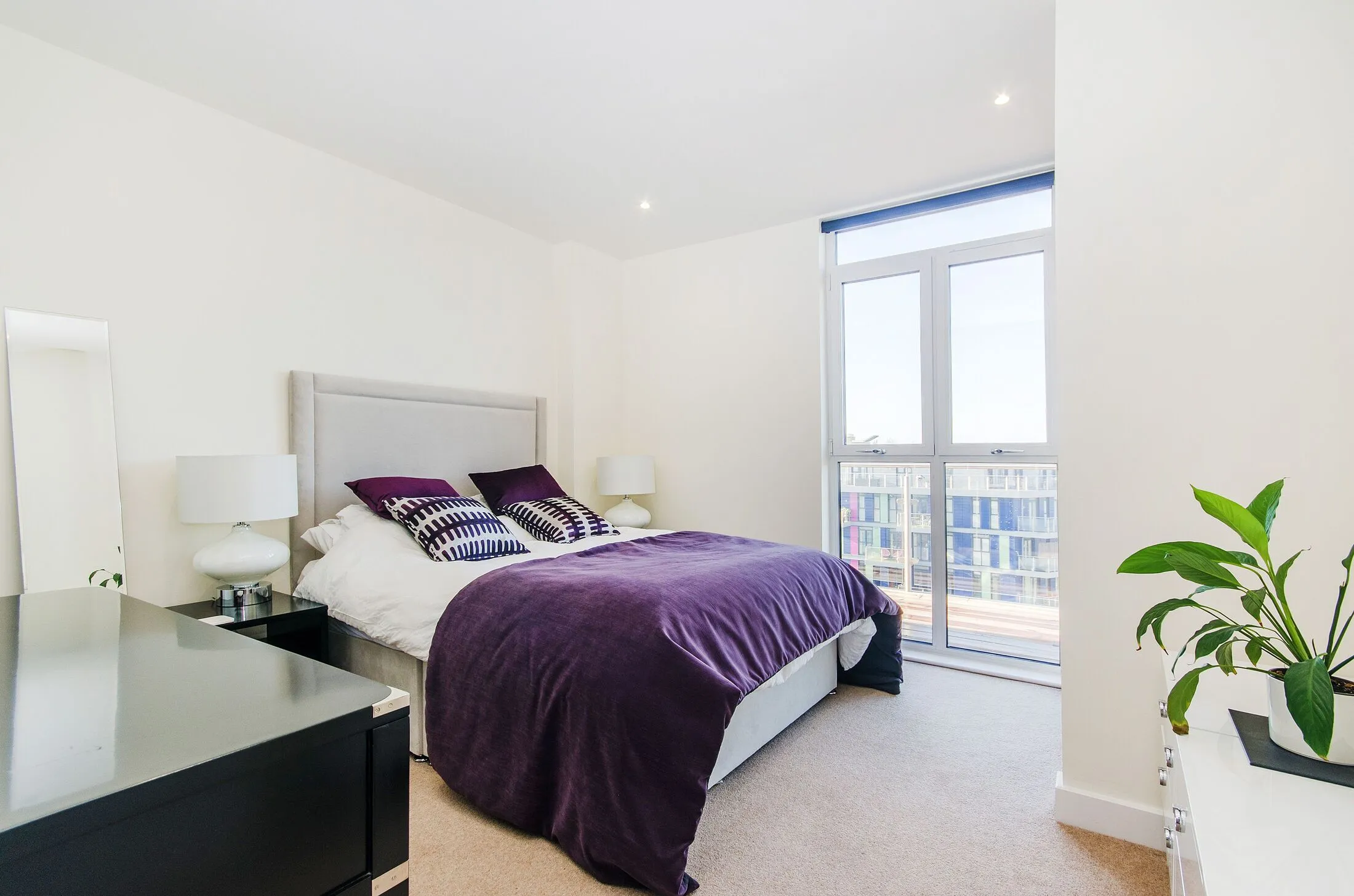Flat Woodside End in Greater London