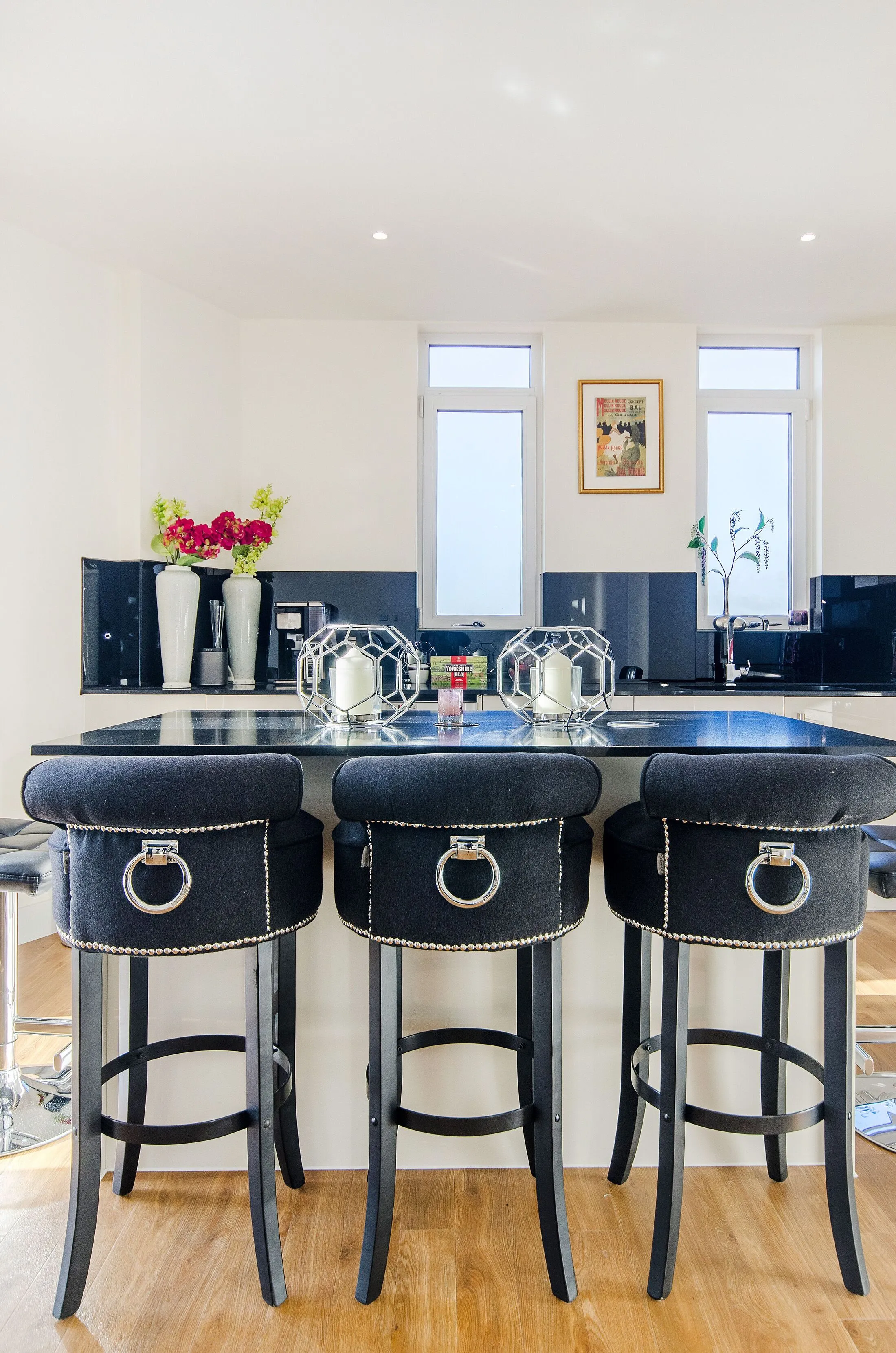 Flat Woodside End in Greater London